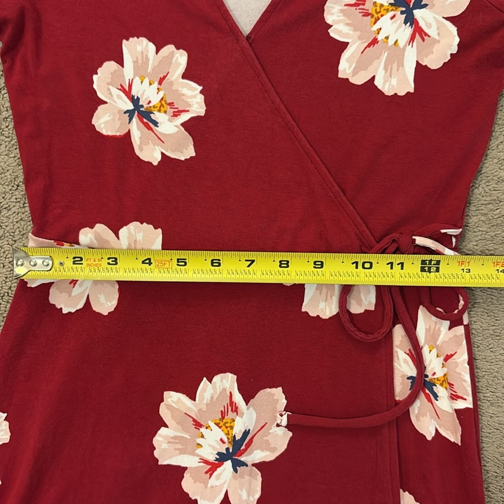 Old Navy Red floral wrap dress v neck stretch with sleeves - Picture 7 of 13